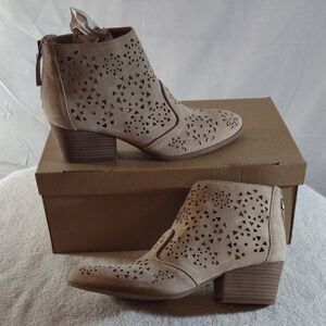 NWOB Franco Sarto Tan Ankle Booties with Perforated Design Size 7